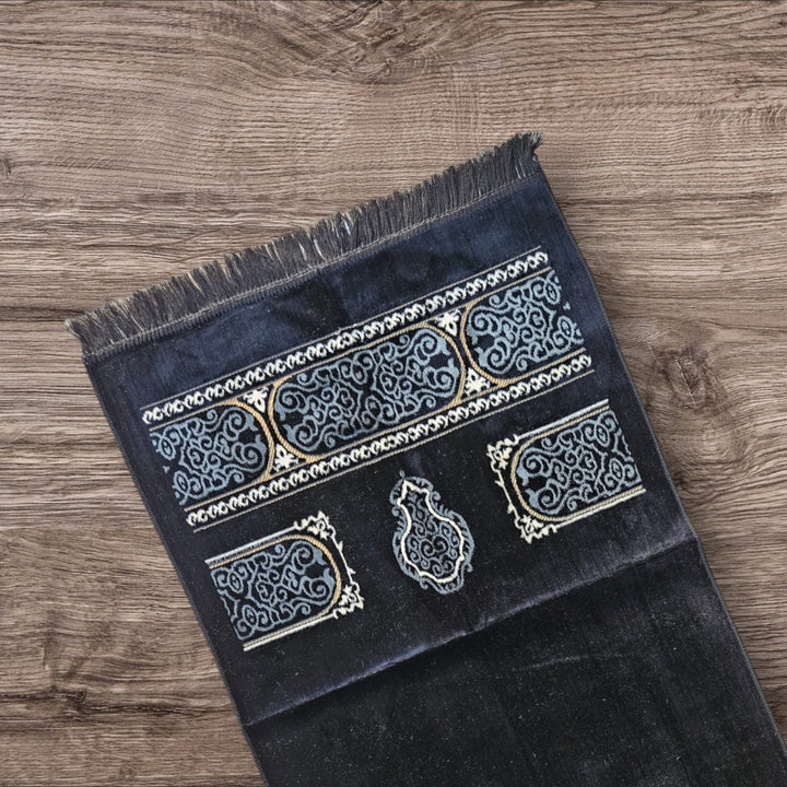 Kaaba Door design Prayer mat, Tasbeeh & Prayer Hat Gift Box-theislamicshop.com