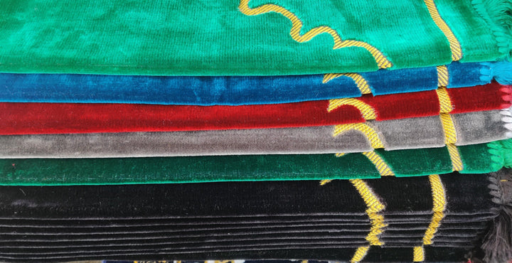 Black Plain prayer mat sajjadah jaynamaz salah prayer rug Turklish prayer mat - Waaw